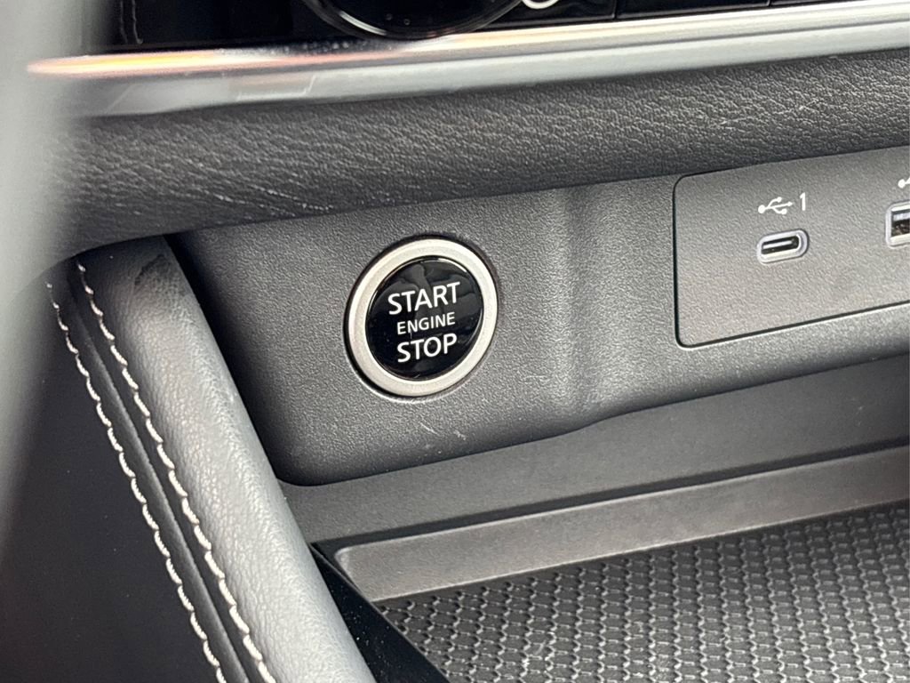 Used 2023 Nissan Rogue SL w/ SL Premium Package image 32