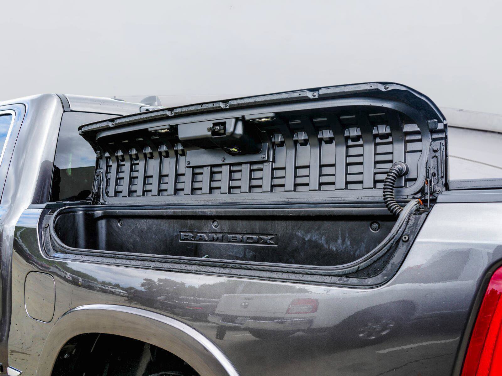 Used 2025 RAM 1500 Tungsten AWD/4WD image 5