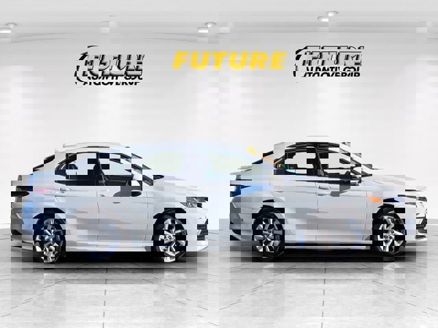 Certified 2022 Toyota Camry LE image 4