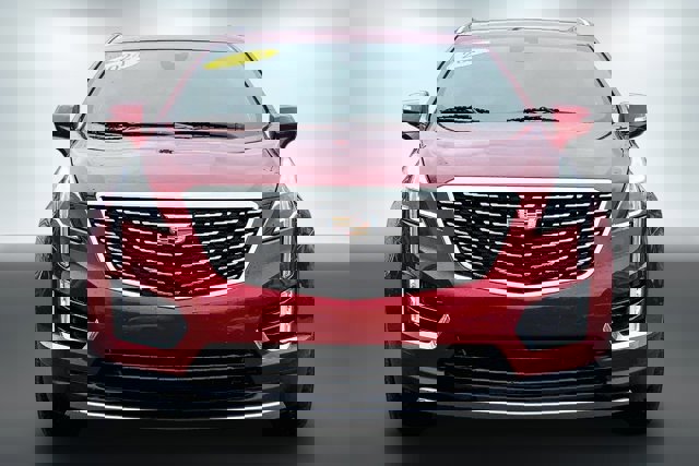 Used 2024 Cadillac XT5 Premium Luxury image 2