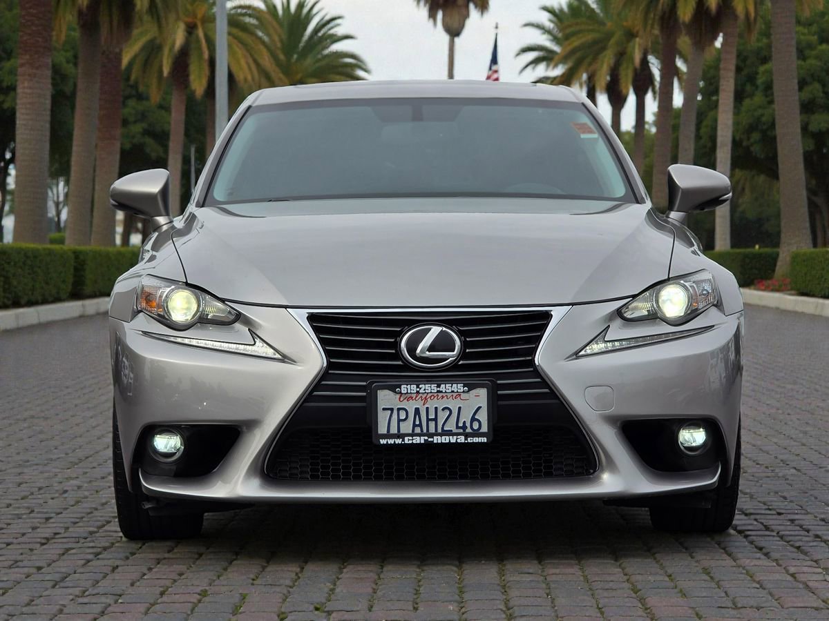 Used 2016 Lexus IS 200t image 3