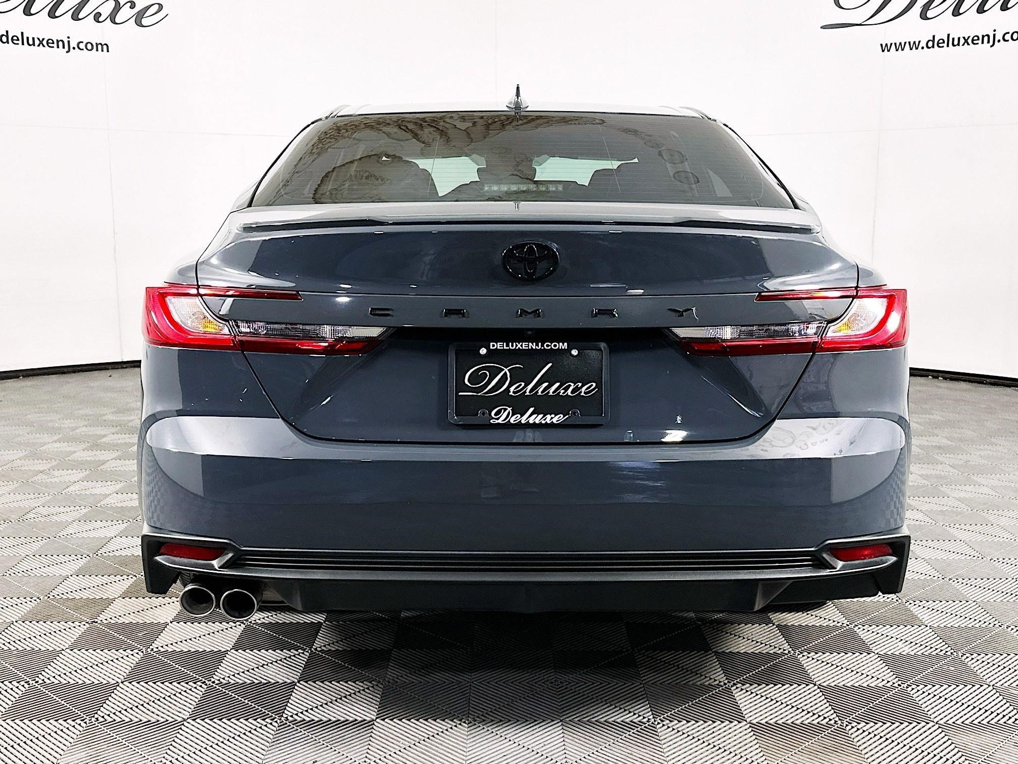 Used 2025 Toyota Camry SE w/ Multimedia Upgrade Package FWD image 5