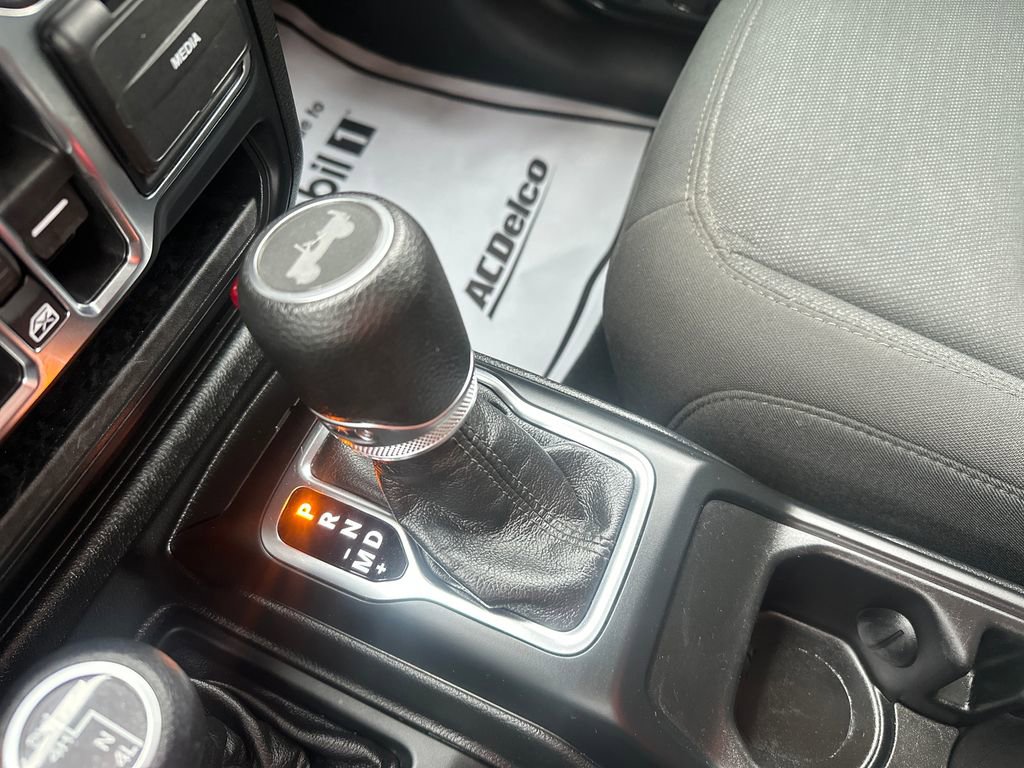 Used 2022 Jeep Wrangler Unlimited Sport image 16