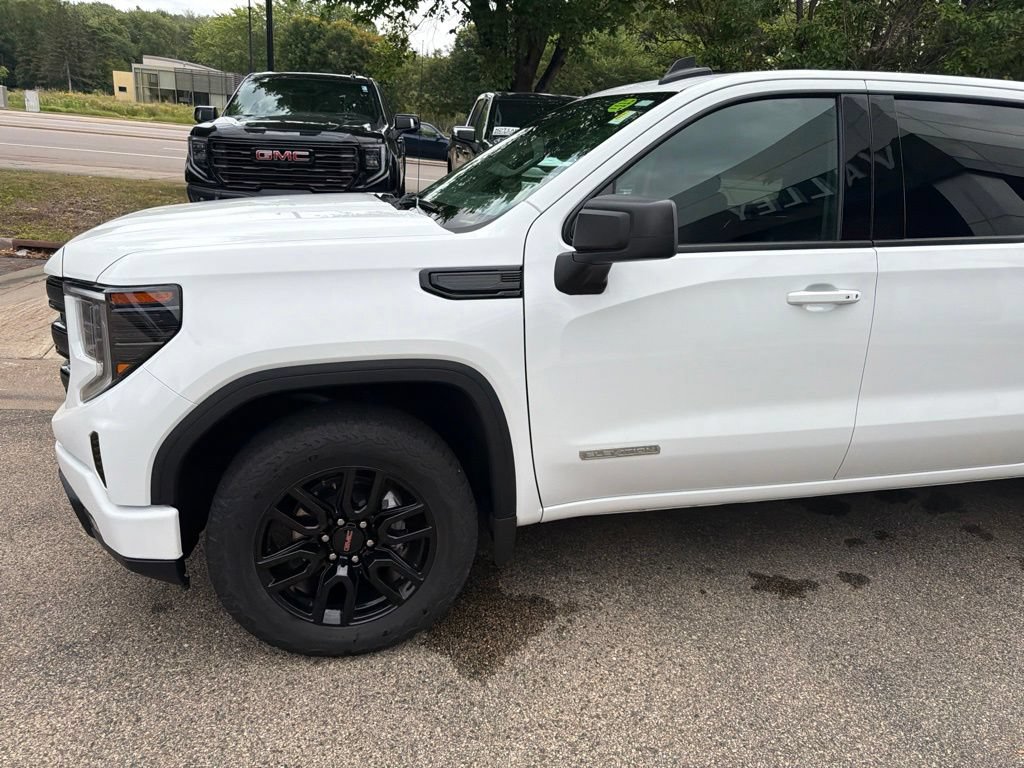Used 2024 GMC Sierra 1500 Elevation AWD/4WD image 2