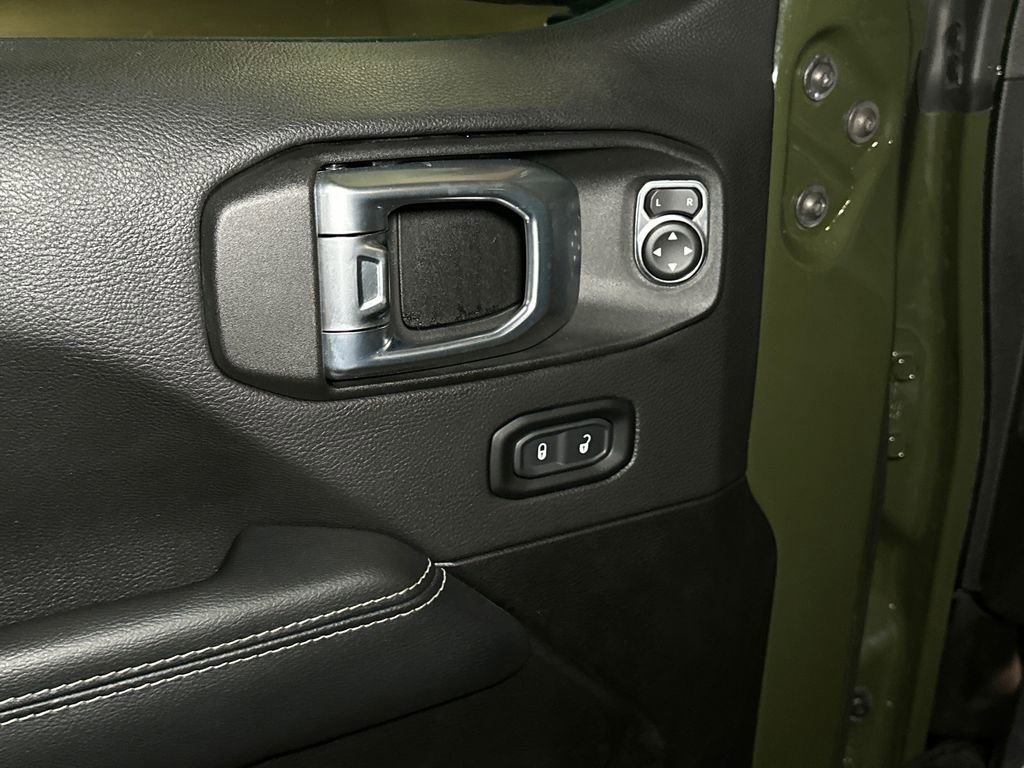 Used 2022 Jeep Wrangler Unlimited Sahara w/ Cold Weather Group AWD/4WD image 16