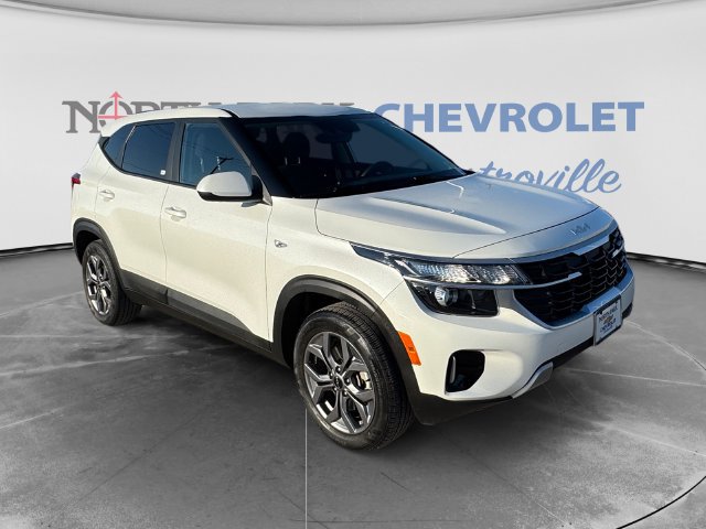 Used 2024 Kia Seltos LX AWD/4WD image 1