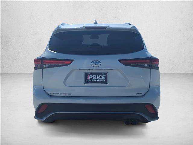 Used 2021 Toyota Highlander XSE image 4