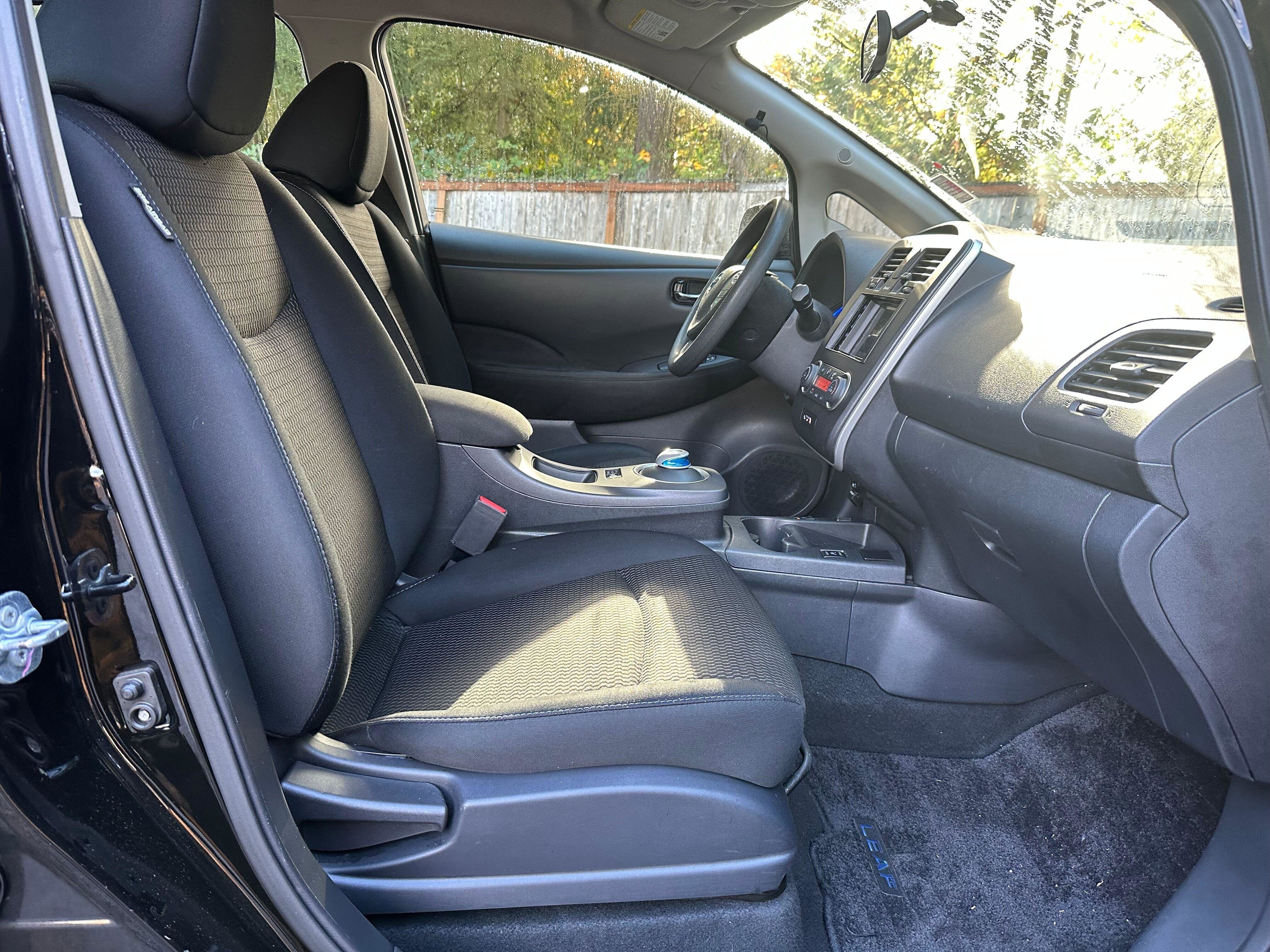 Used 2016 Nissan Leaf S w/ Charger Package image 13