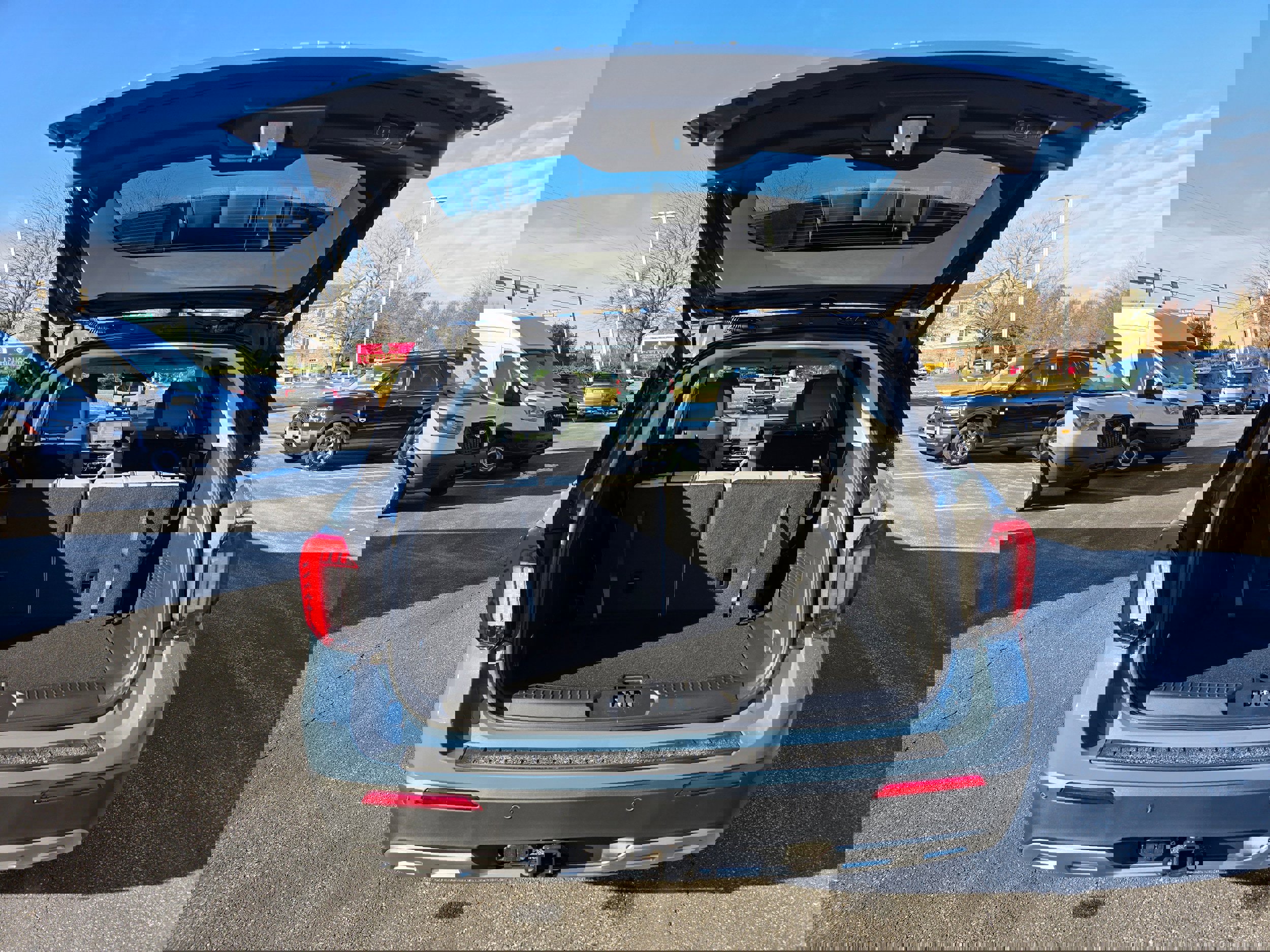 New 2026 Ford Explorer Active w/ Active Comfort Package image 9