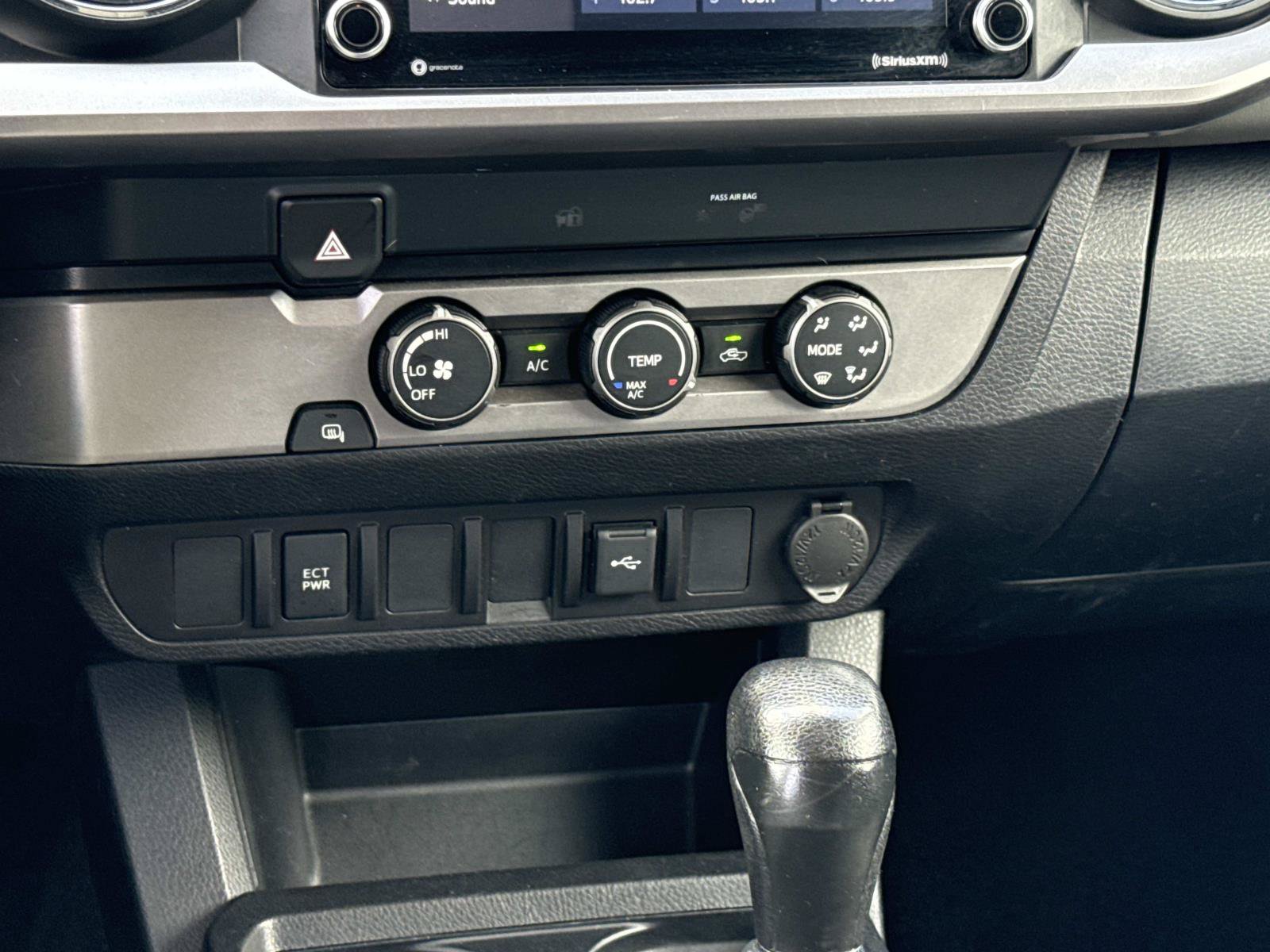 Used 2022 Toyota Tacoma SR5 RWD image 17