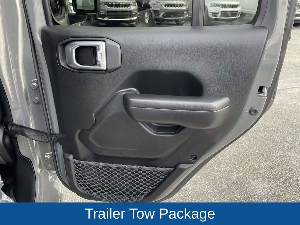 Used 2021 Jeep Gladiator Sport image 18