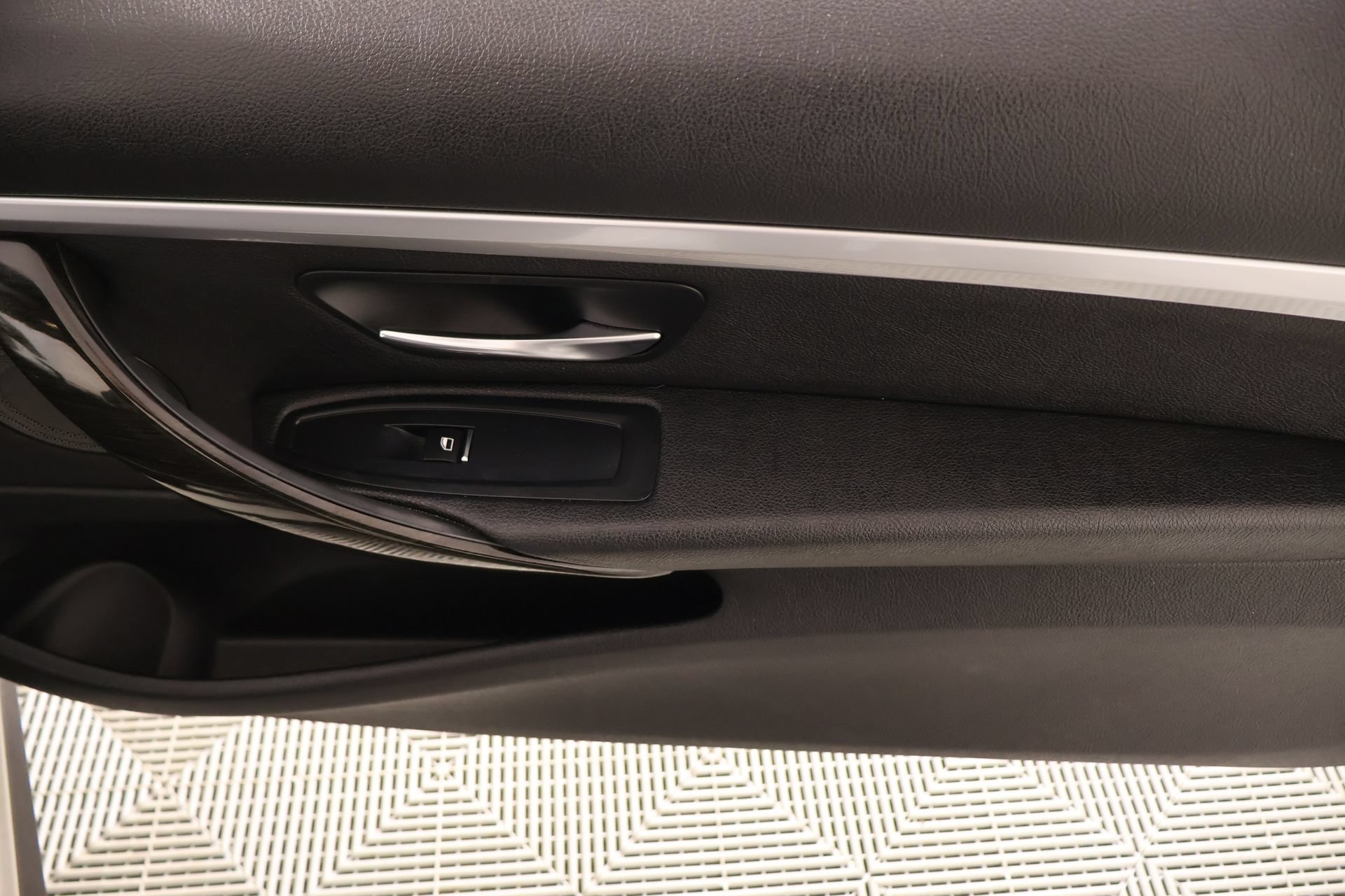 Used 2019 BMW 440i Coupe w/ M Sport Package RWD image 15