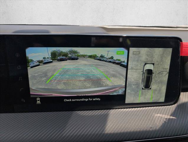 New 2025 Nissan Kicks SR w/ Illumination Package FWD image 12