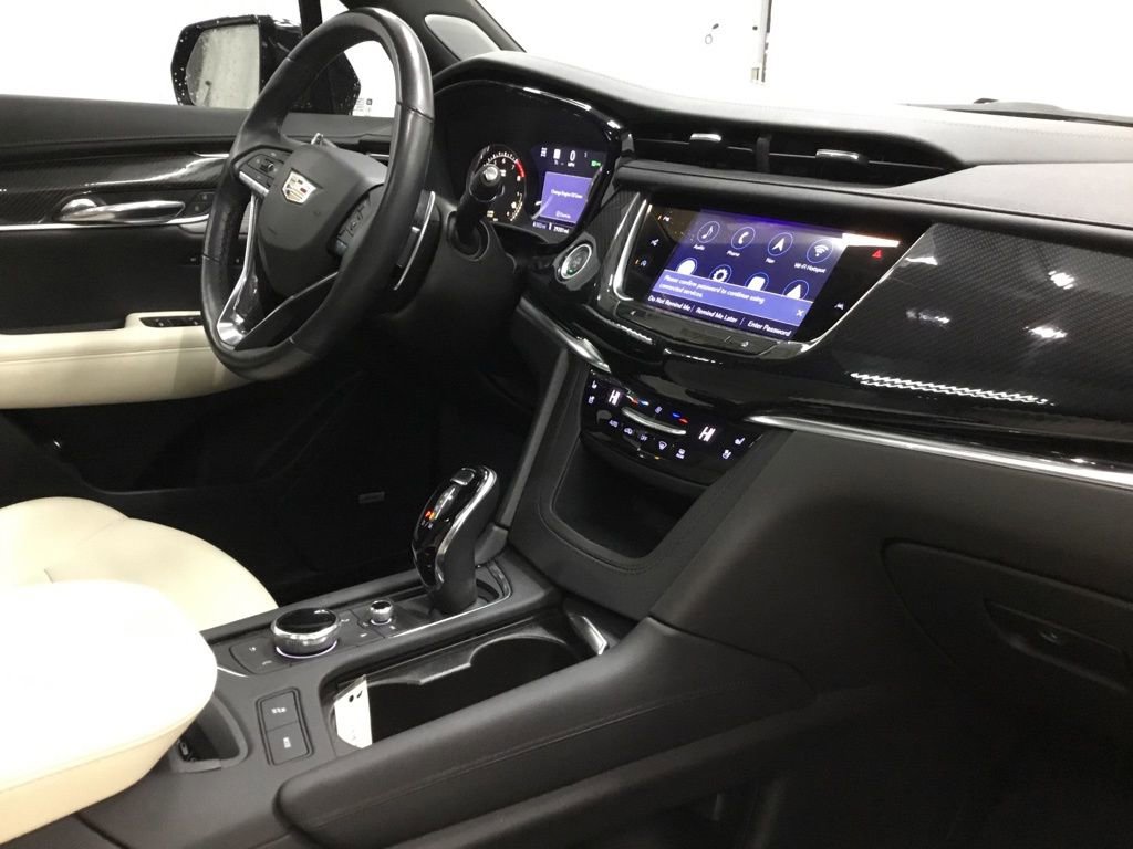 Used 2023 Cadillac XT6 Sport w/ Technology Package AWD/4WD image 30
