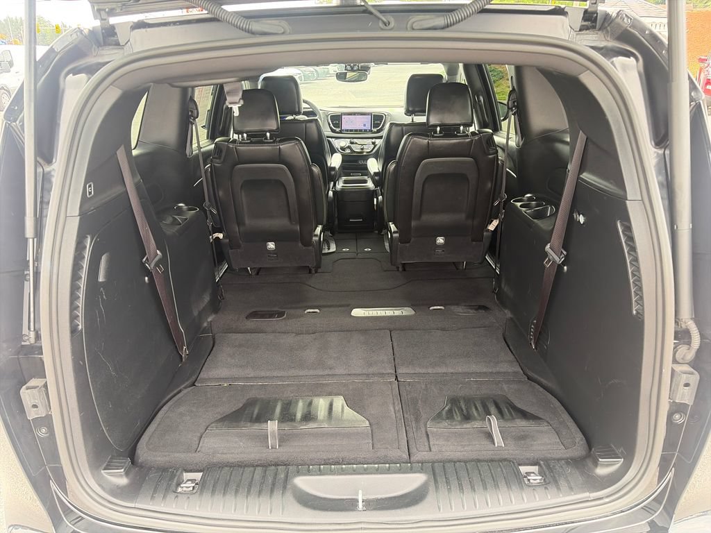 Used 2025 Chrysler Pacifica Select FWD image 42