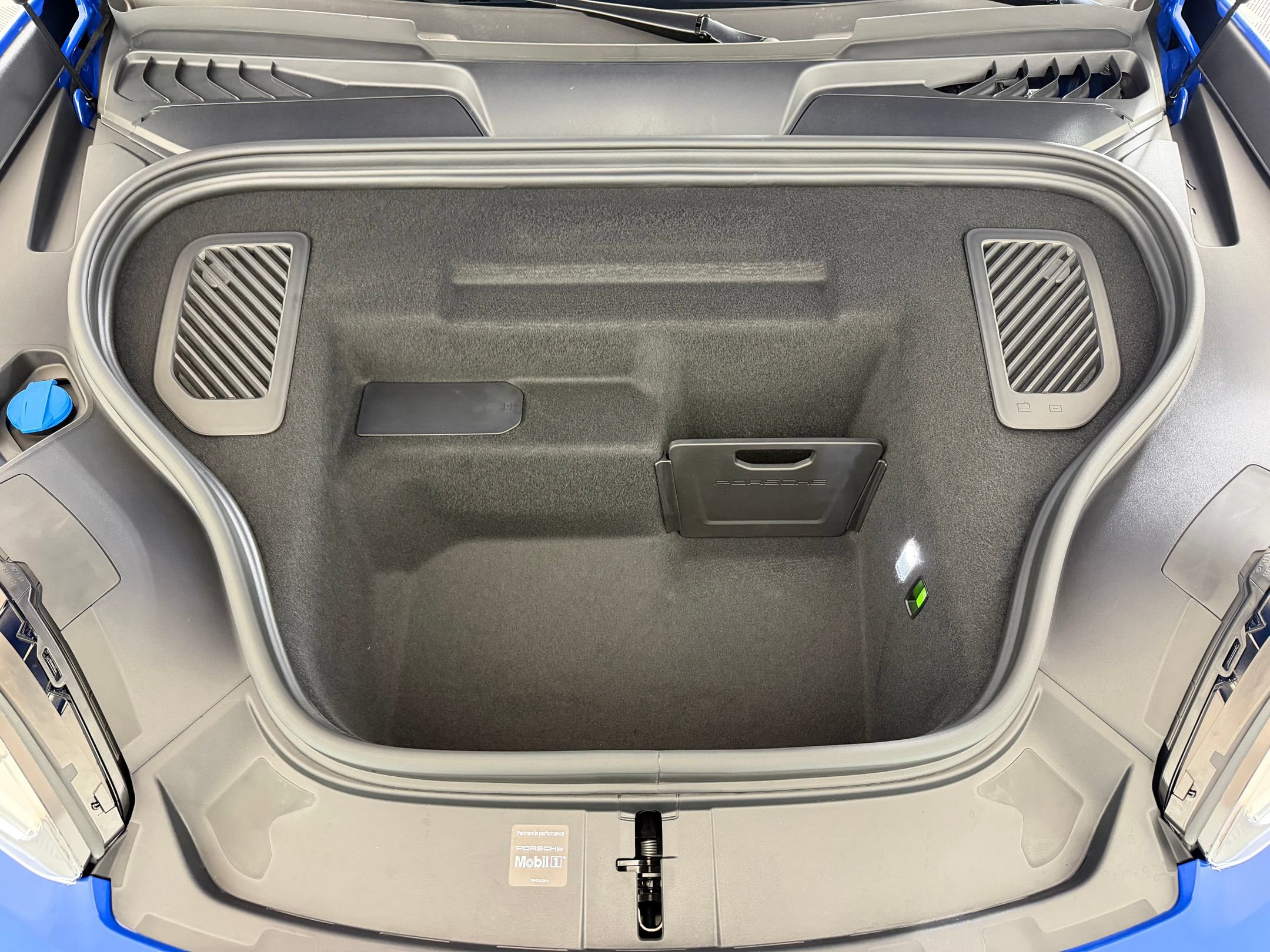Used 2026 Porsche Macan Electric RWD image 27