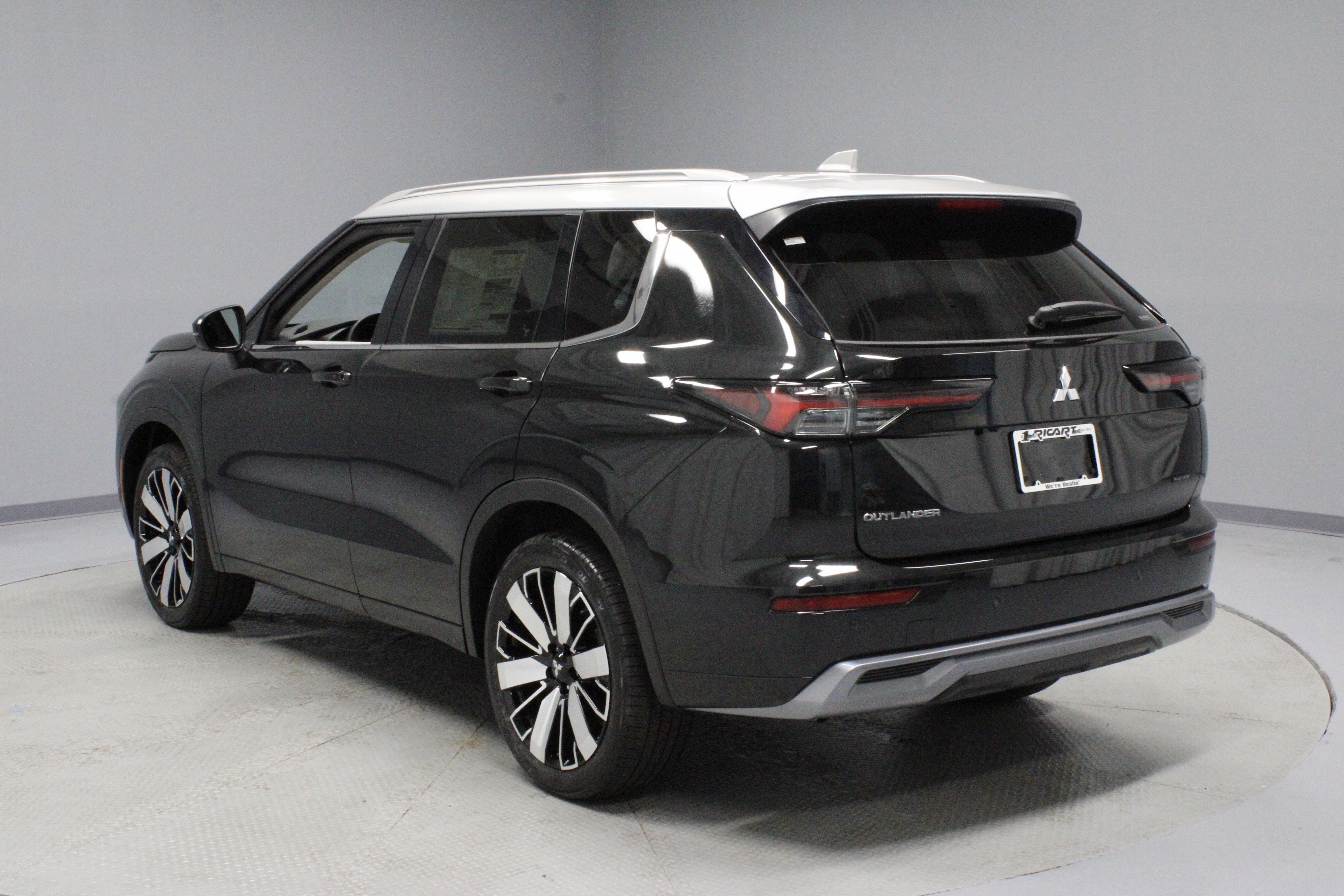 New 2025 Mitsubishi Outlander AWD image 6