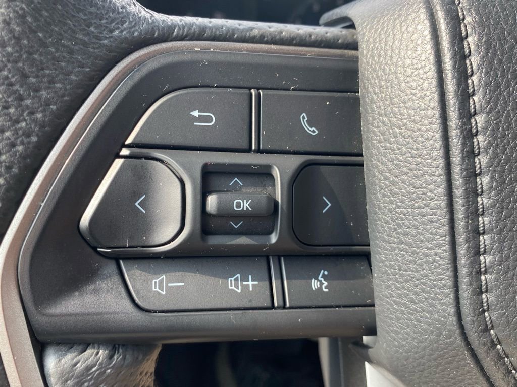 Used 2024 Toyota Tacoma SR5 w/ SR5 Upgrade Package image 28