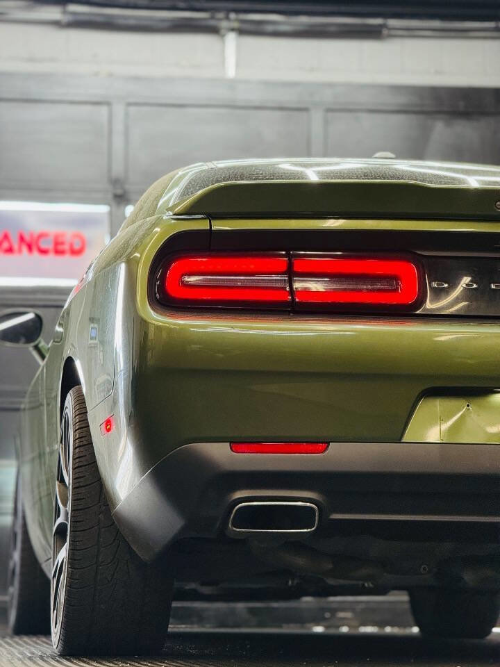 Used 2018 Dodge Challenger SXT w/ Cold Weather Group image 15