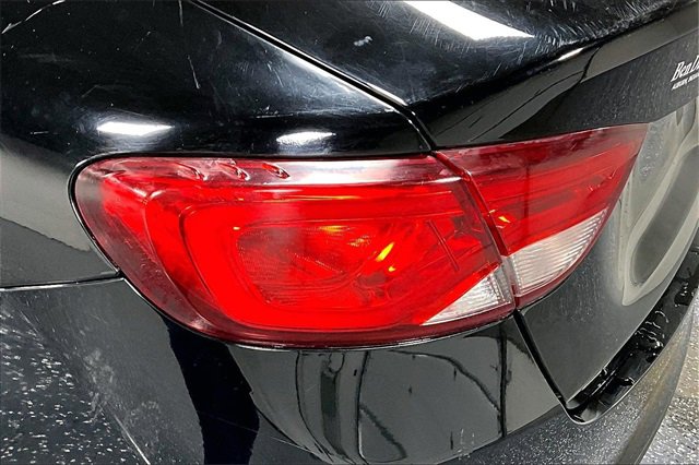 Used 2015 Chrysler 200 Limited image 21