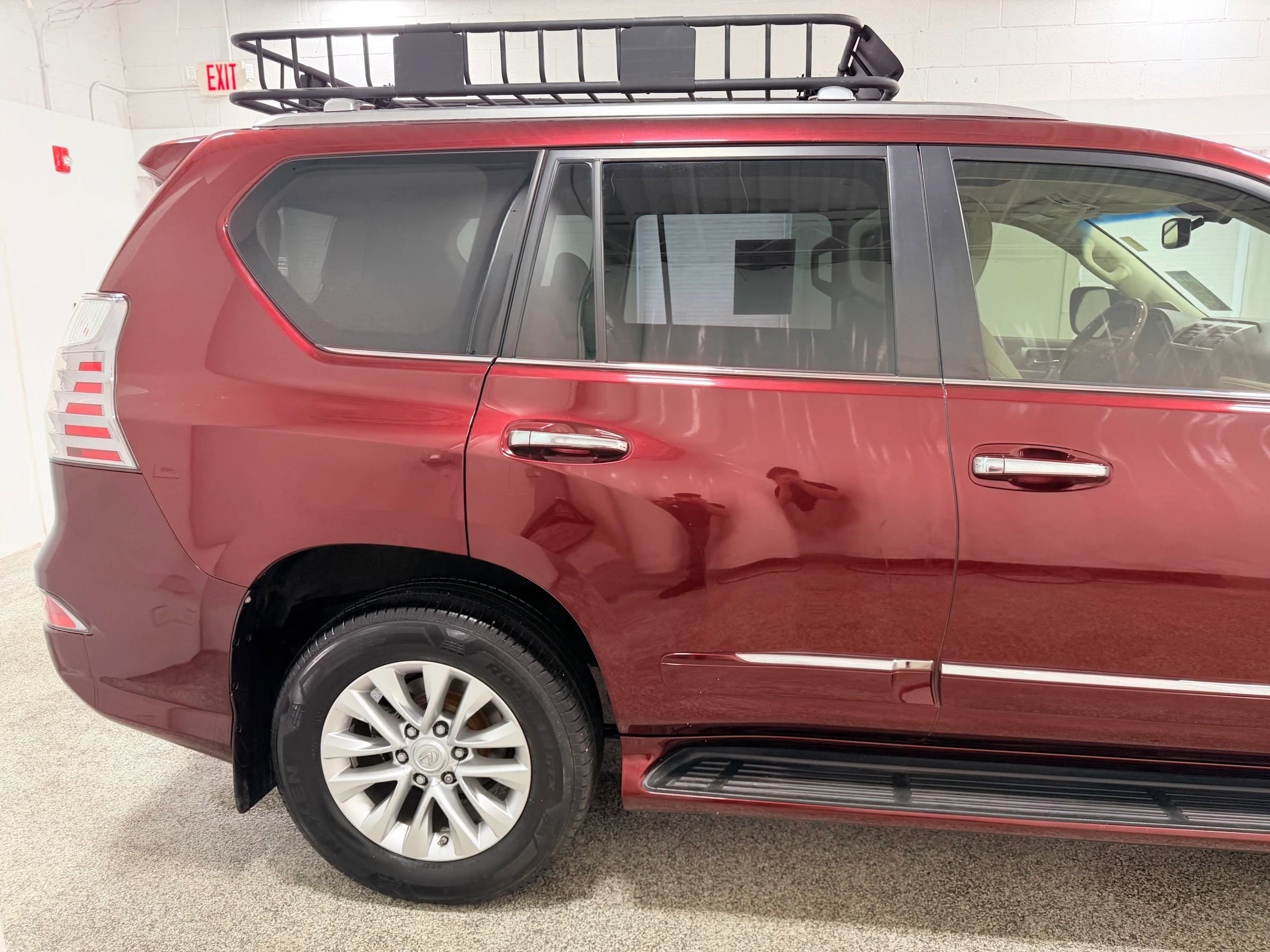 Used 2017 Lexus GX 460 Premium w/ Premium Package AWD/4WD image 9