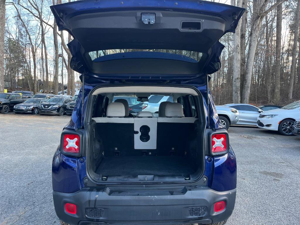 Used 2019 Jeep Renegade Latitude w/ Popular Equipment Group FWD image 33