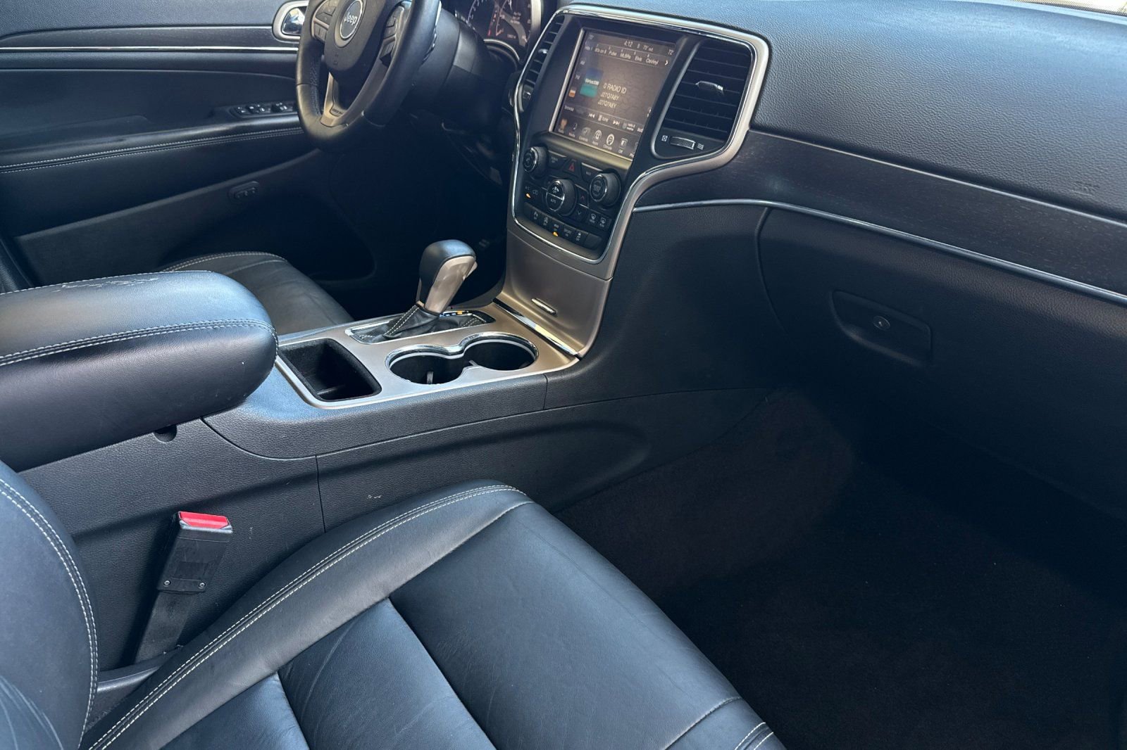 Used 2016 Jeep Grand Cherokee Limited RWD image 16