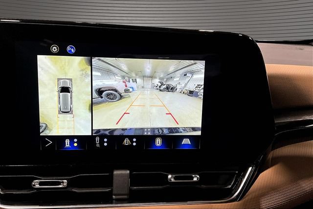 Certified 2025 Chevrolet Equinox ACTIV w/ Safety and Technology Package AWD/4WD image 13