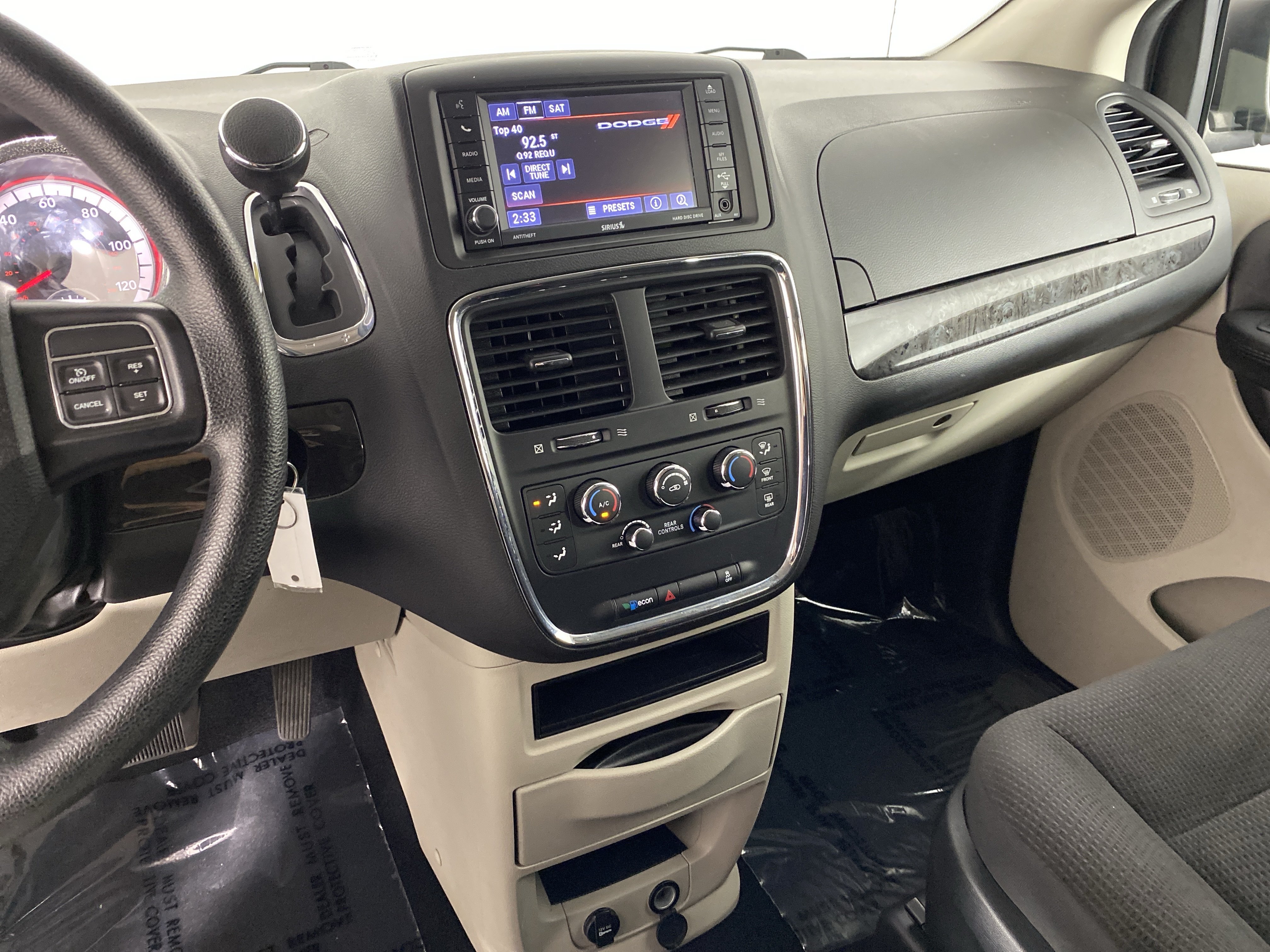 Used 2018 Dodge Grand Caravan SE w/ UConnect Hands-Free Group FWD image 26
