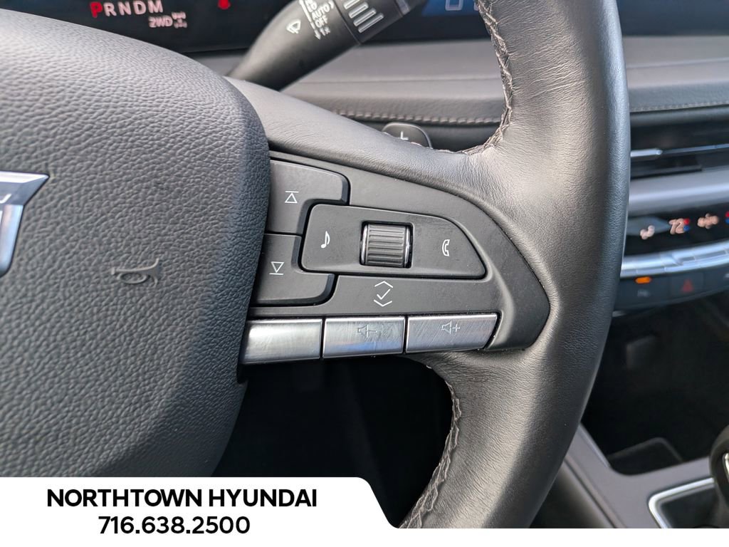 Used 2025 Cadillac XT4 Premium Luxury image 27