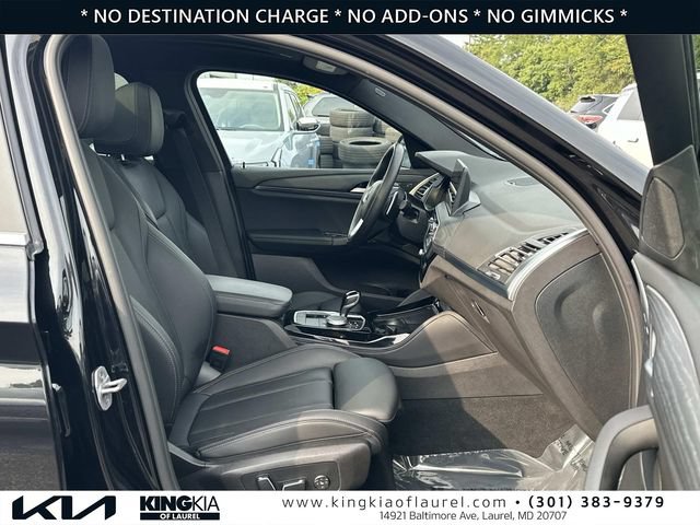 Used 2024 BMW X4 xDrive30i w/ Parking Assistance Package AWD/4WD image 16