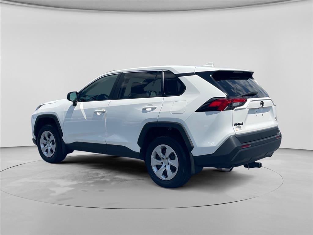 Used 2024 Toyota RAV4 LE AWD/4WD image 5
