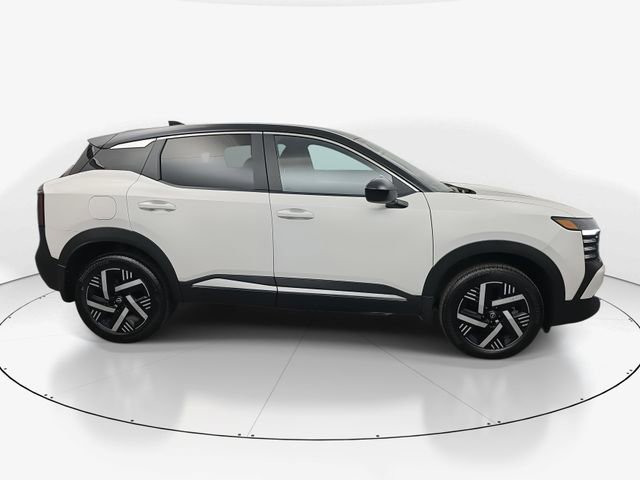 Used 2025 Nissan Kicks SV image 11