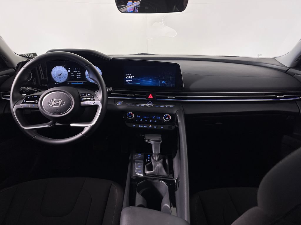 Certified 2025 Hyundai Elantra SEL FWD image 14
