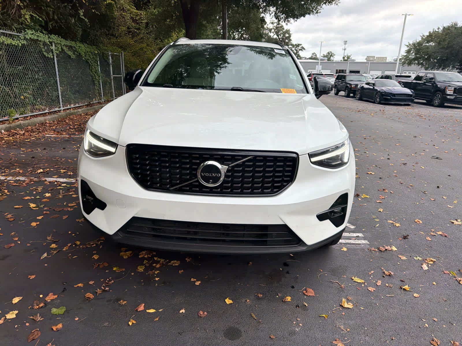 Used 2024 Volvo XC40 B5 Plus AWD/4WD image 5
