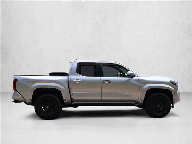 Used 2024 Toyota Tacoma Limited w/ Limited Package (LT) AWD/4WD image 5