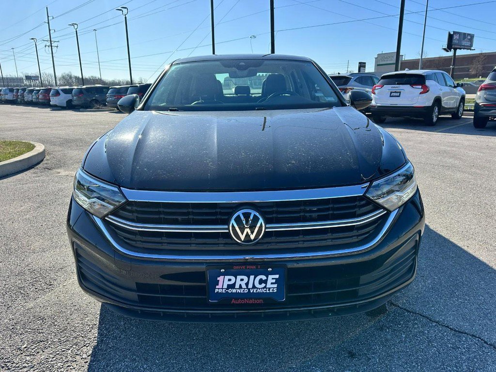 Used 2024 Volkswagen Jetta SE image 8