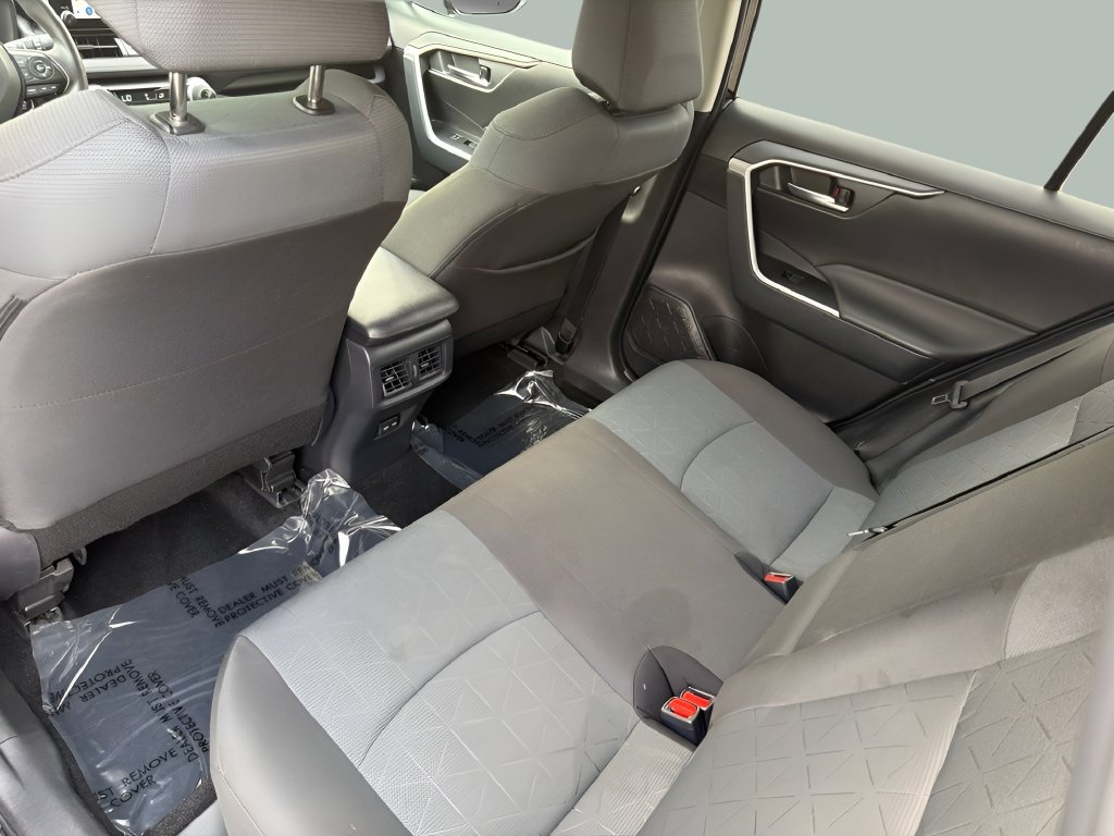 Used 2025 Toyota RAV4 XLE AWD/4WD image 14