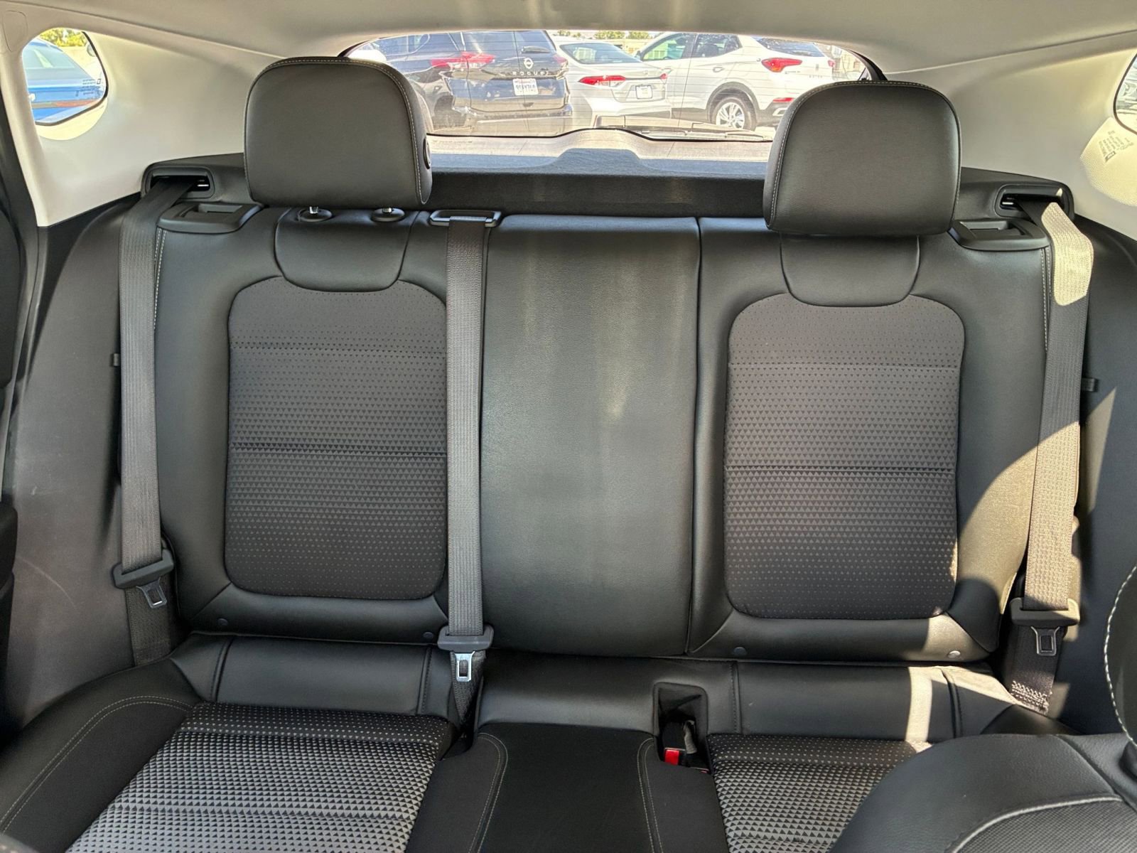 Used 2025 Chevrolet Trax LT FWD image 37