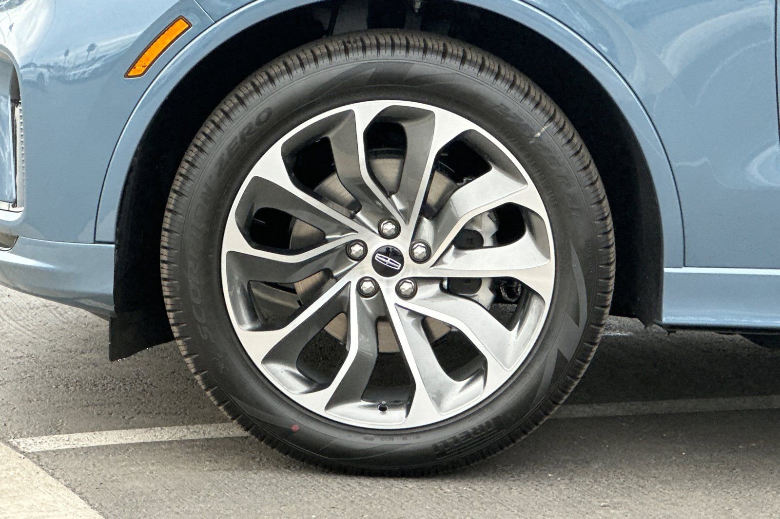 New 2026 Lincoln Aviator 2WD w/ Jet Appearance Package image 25