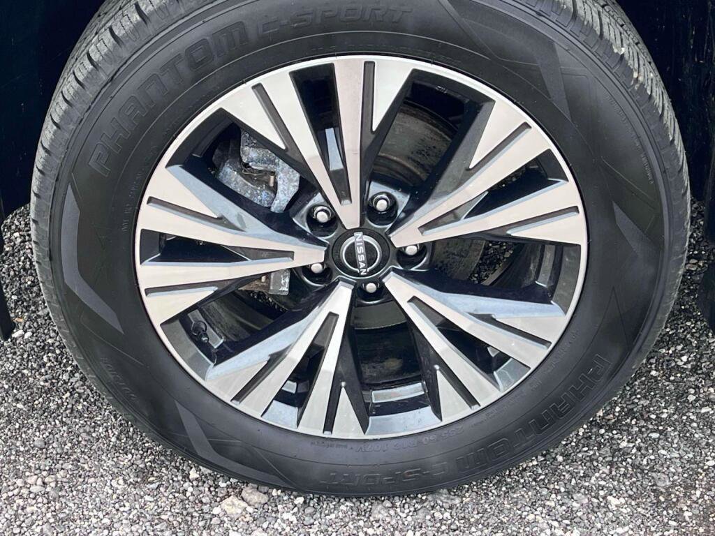 Used 2023 Nissan Rogue SV AWD/4WD image 14
