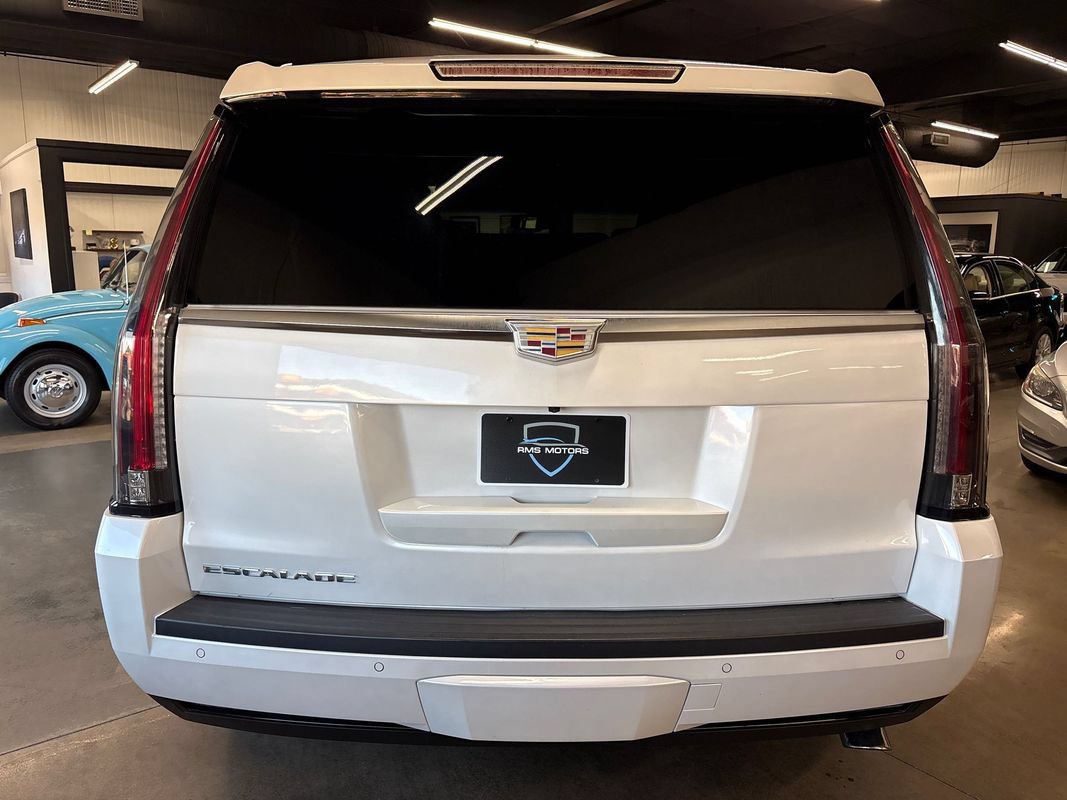 Used 2016 Cadillac Escalade Premium AWD/4WD image 6
