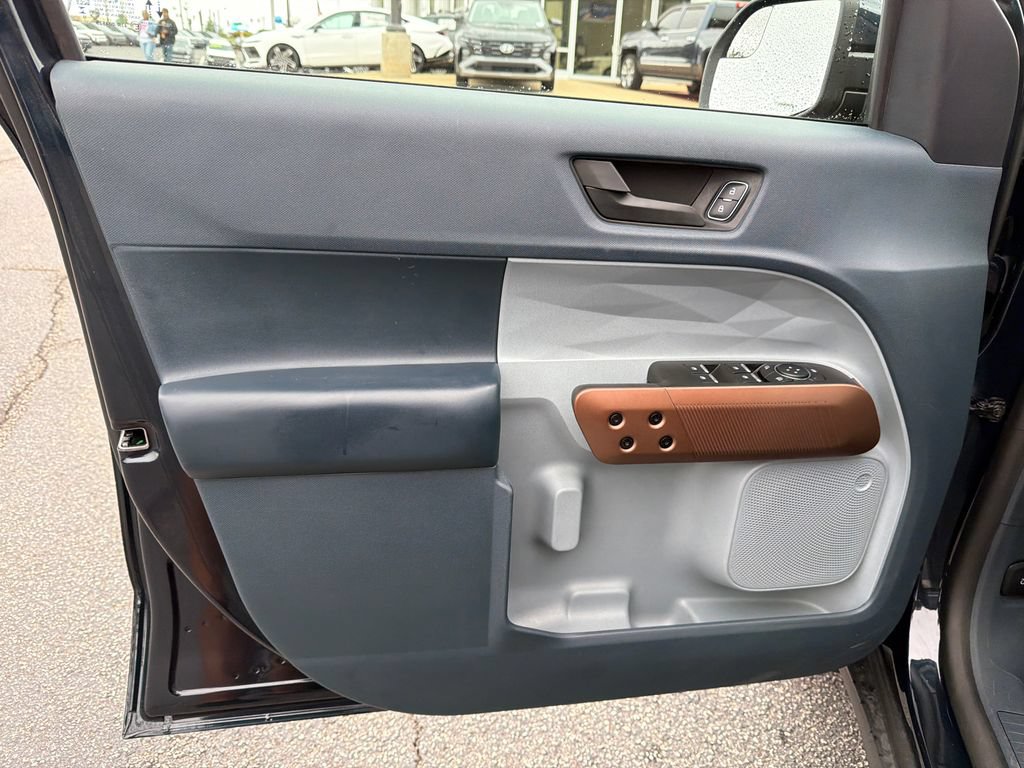 Used 2023 Ford Maverick Lariat FWD image 10