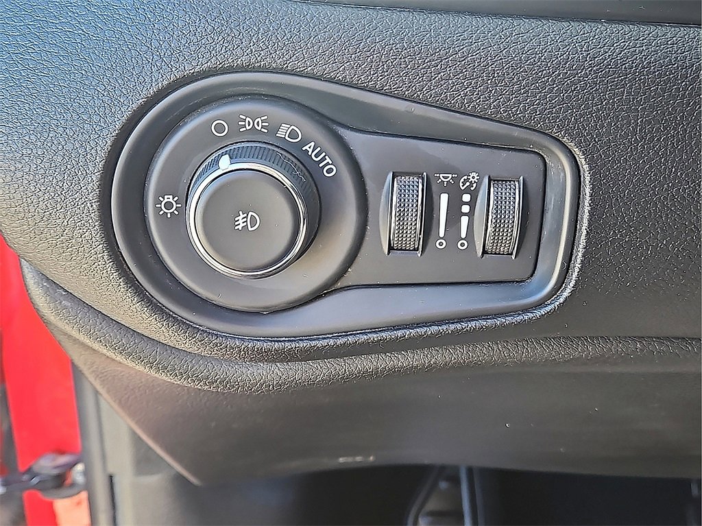 Used 2020 Jeep Renegade Latitude image 20