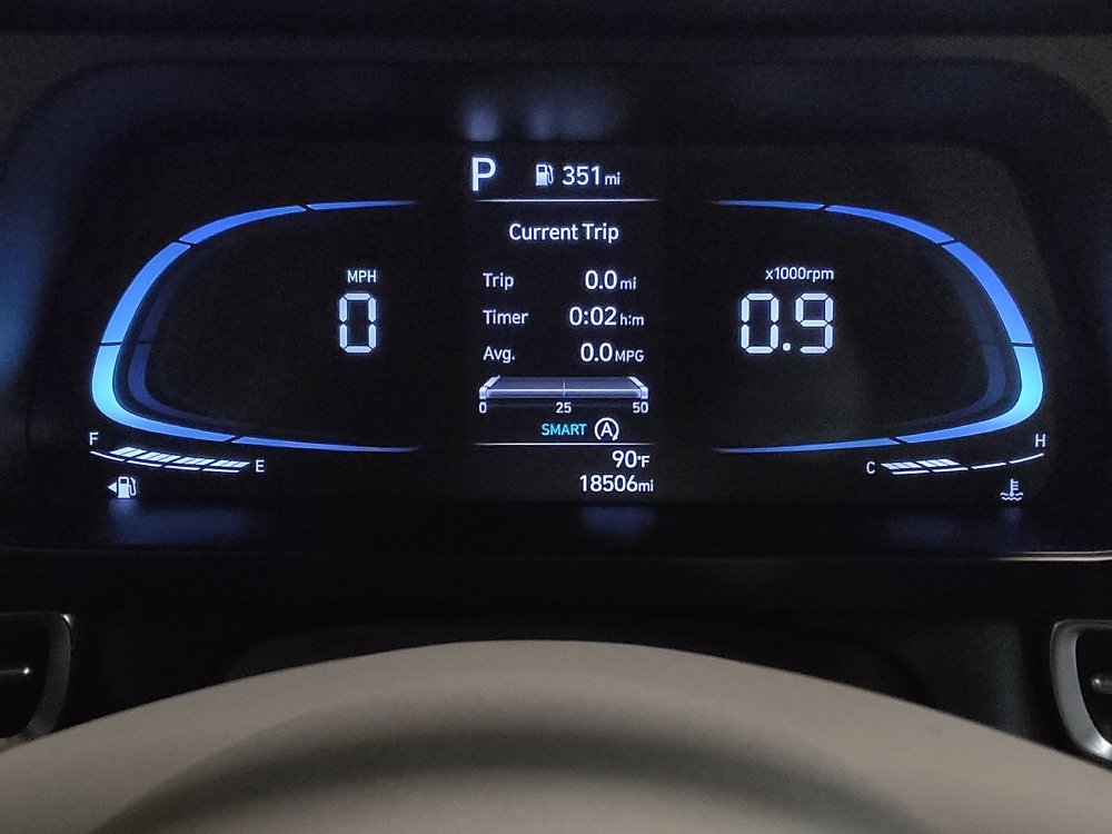 Used 2024 Hyundai Elantra SE FWD image 23