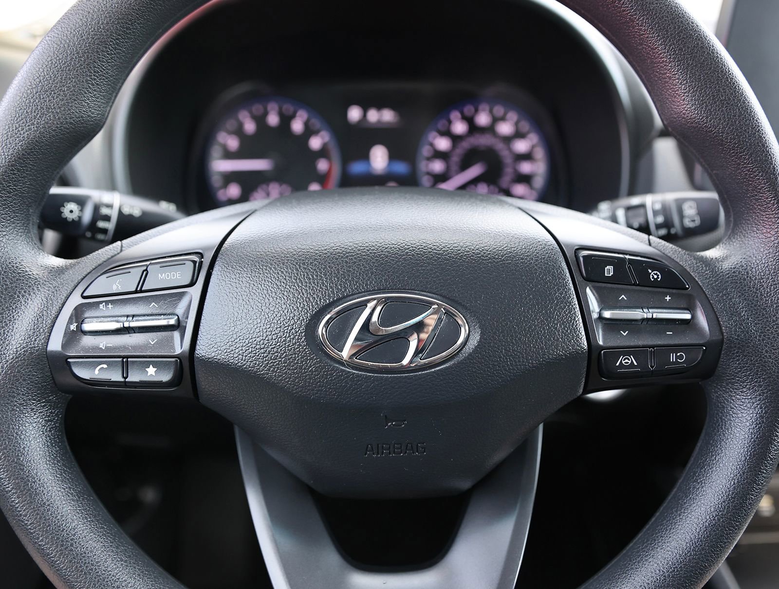 Certified 2023 Hyundai Kona SEL AWD/4WD image 32