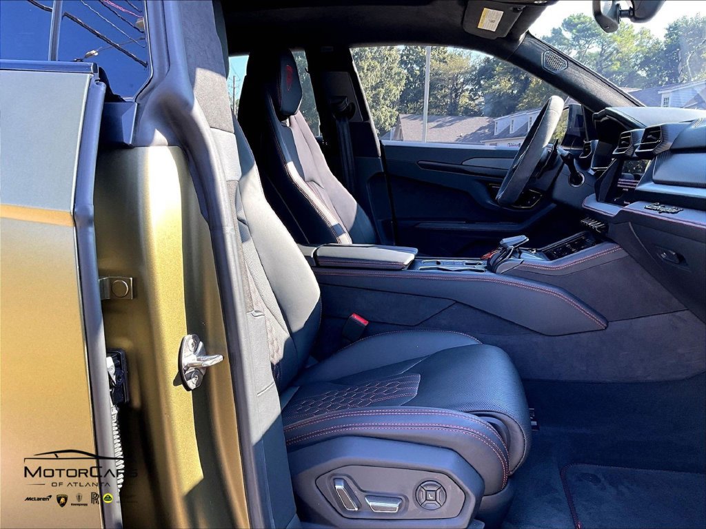 Used 2025 Lamborghini Urus Performante AWD/4WD image 9