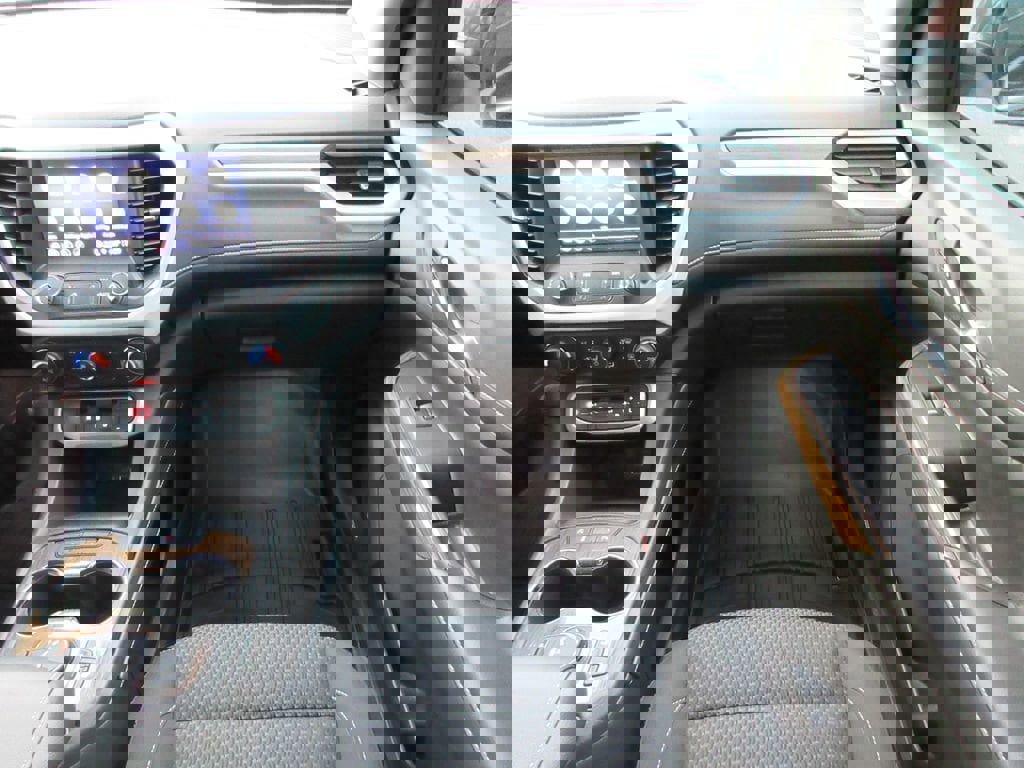 Certified 2023 GMC Acadia SLE w/ Driver Convenience Package image 16