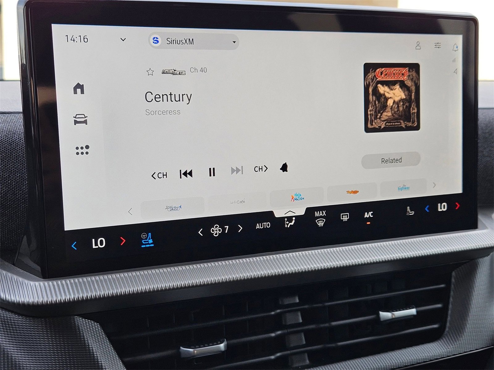 Used 2025 Ford Explorer ST image 16