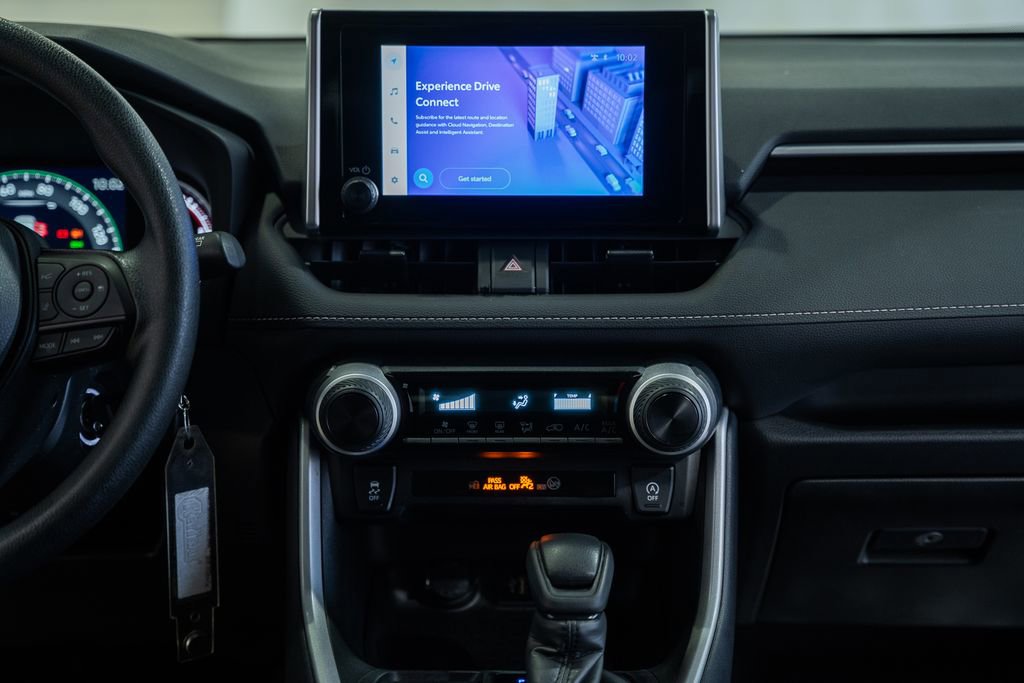 Used 2024 Toyota RAV4 LE image 17